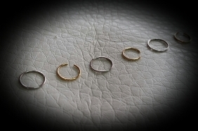 חישוק זהב 14K וזהב לבן לנזם דק